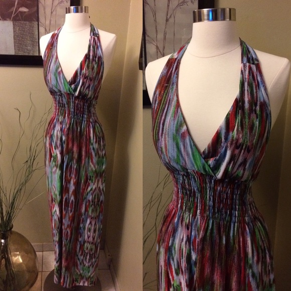 ❌SOLD❌Plunge Halter Maxi
