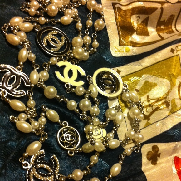 Chanel - Picture 2 of 2