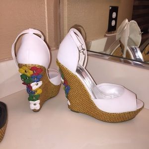 Bamboo white wedges 6 1/2