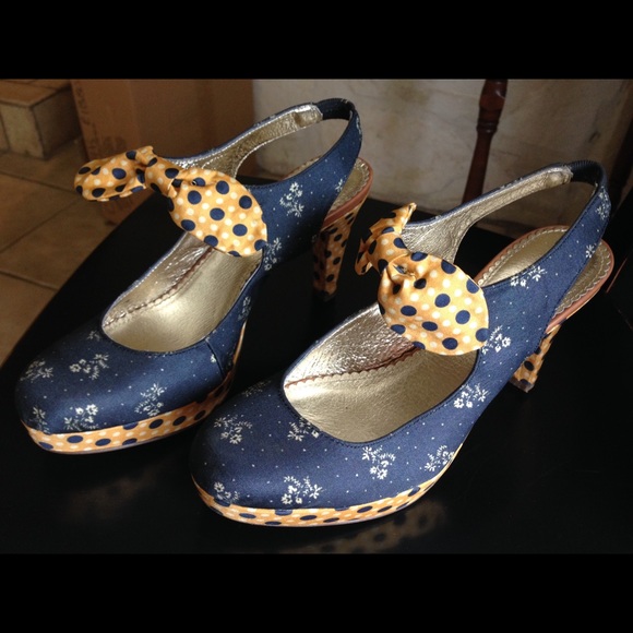 Miss Albright pumps size 6