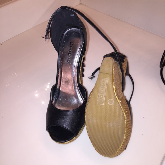 Black wedge shoes 6 1/2 - Picture 2 of 2