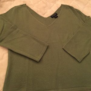 Beautiful green cashmere sweater