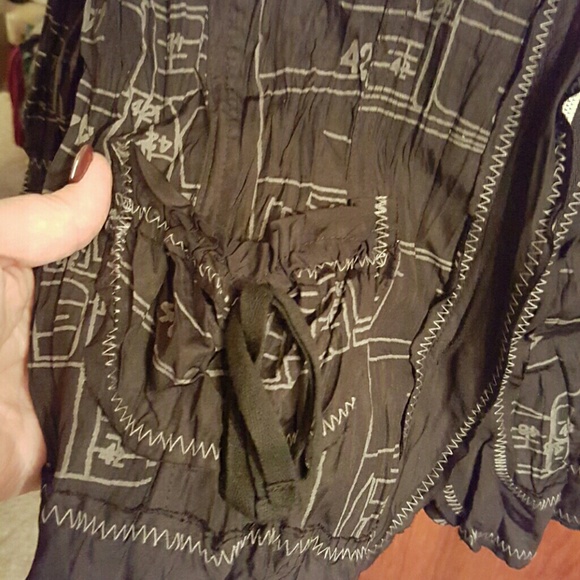 Boho beautiful crinkle top euc - Picture 4 of 4