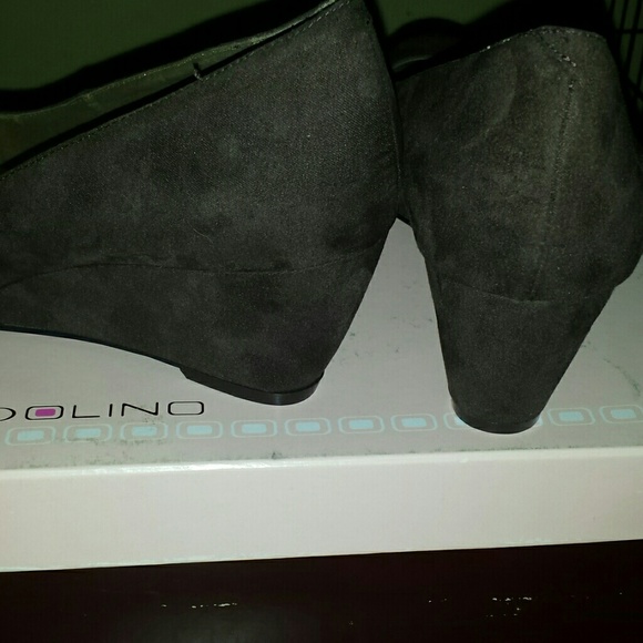 Dark brown suede heels - Picture 3 of 4