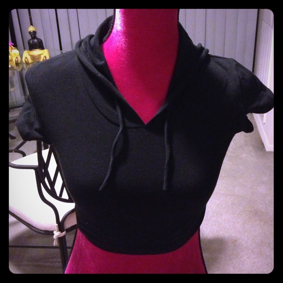 🚫SOLD🚫Crop top with hood!