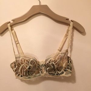 Detailed Lace Bra