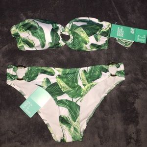 Bathing suit: bikini bottom and tube top