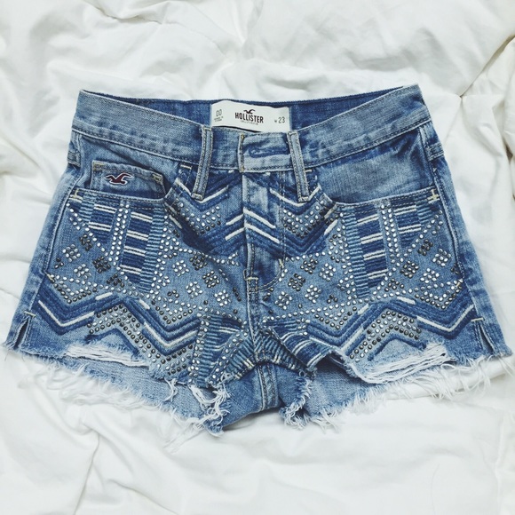 Hollister tribal high-waisted denim shorts
