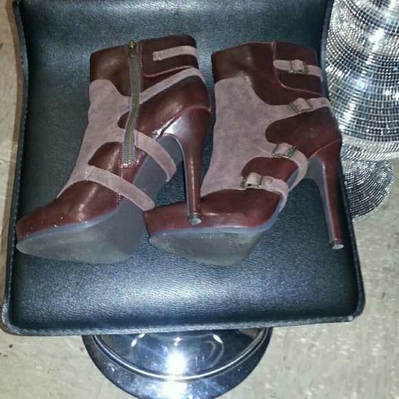 Booties - Picture 3 of 4