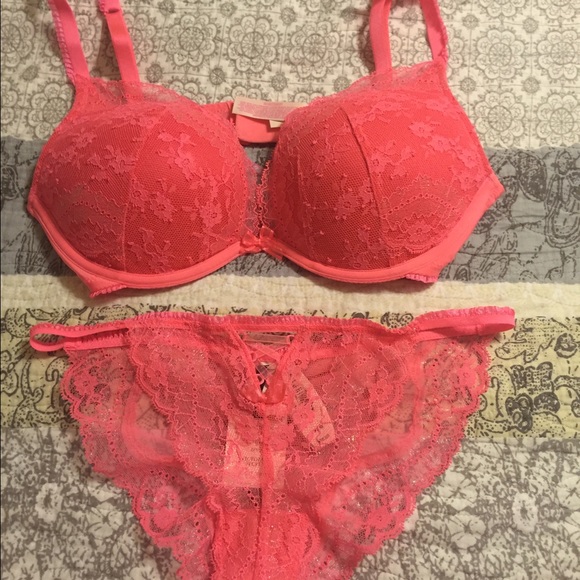 Victoria's Secret bra and panty set FINAL PRICE