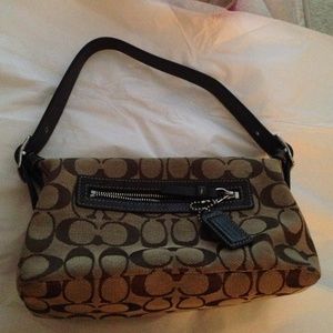 Small coach shoulder bag, used a few times