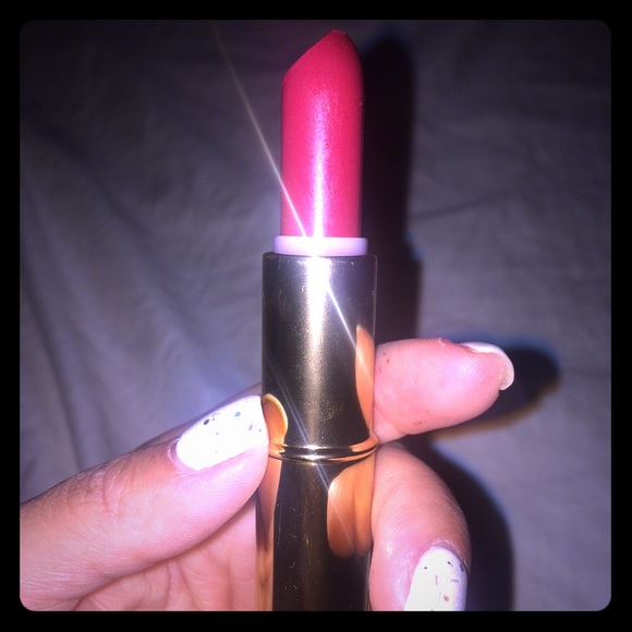 Estée Lauder lipstick