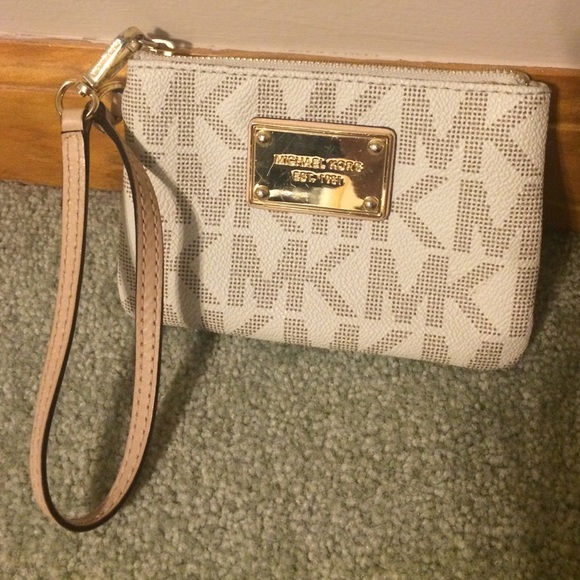 Michael Kors wristlet