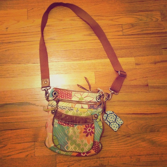 Cute Fossil summer crossbody!