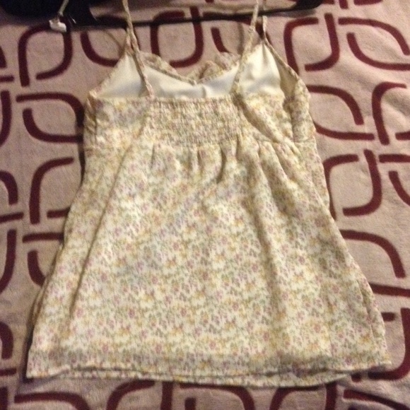 Candies cream/floral tank top - Picture 3 of 4