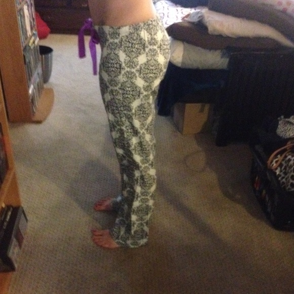 Leslieville cotton pajama pant w/ silk drawstring - Picture 4 of 4