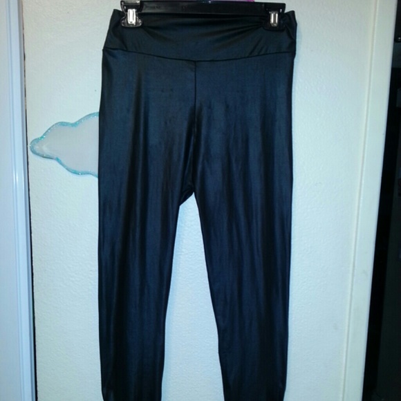 Black Leather wet look leggings Sz.med/large / x-L