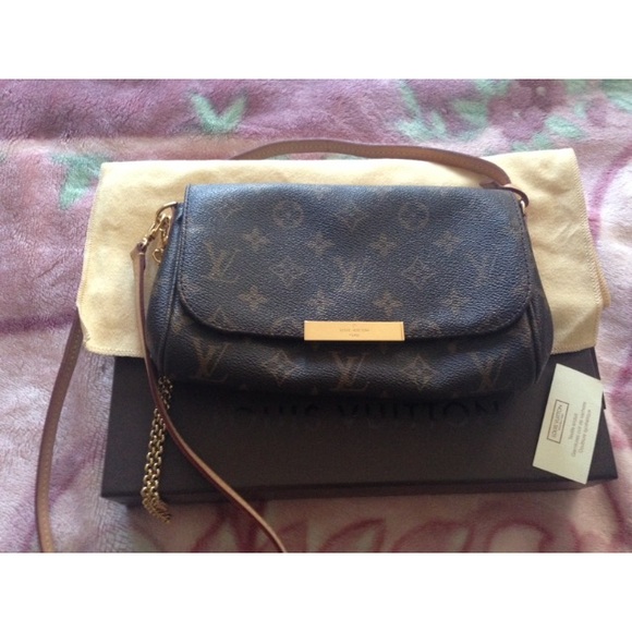 💯 Authentic Louis Vuitton Favorite PM handbag 👜