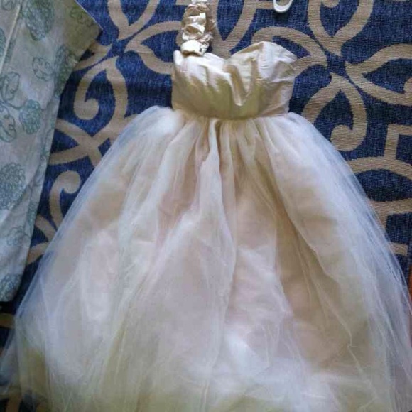 Wedding dress - Picture 3 of 4