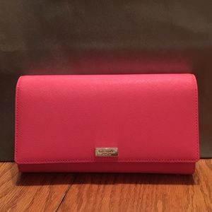 SALE ‼️ Kate Spade Phoenix Newbury Lane Wallet