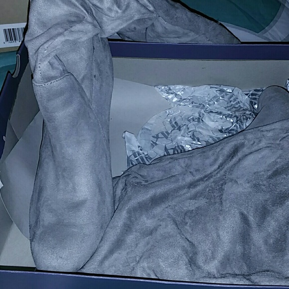 Slouch Suede - Picture 2 of 3
