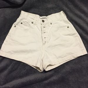 HIGH WAISTED WHITE DENIM SHORTS