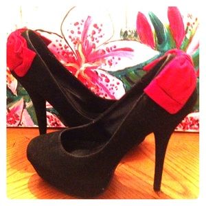 Very Sexy Pinup Style Pumps