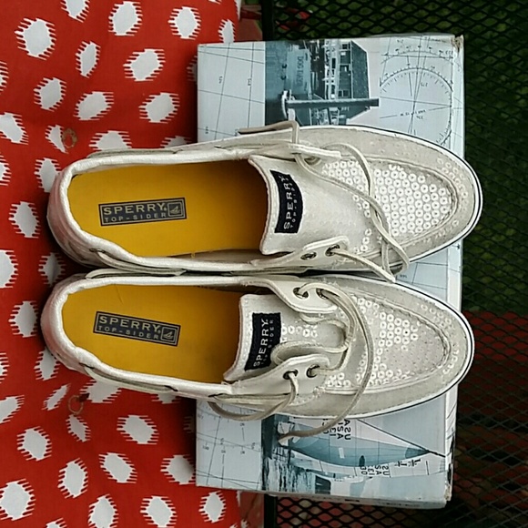 Sparkling White Sperry