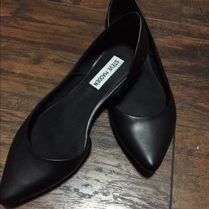 Steve Madden black flats