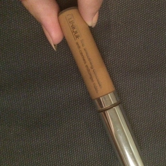 Clinique line smoothing concealer