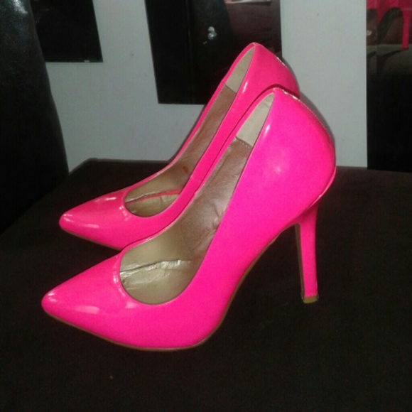 Pretty pink pumps worn 1? - Picture 1 of 4