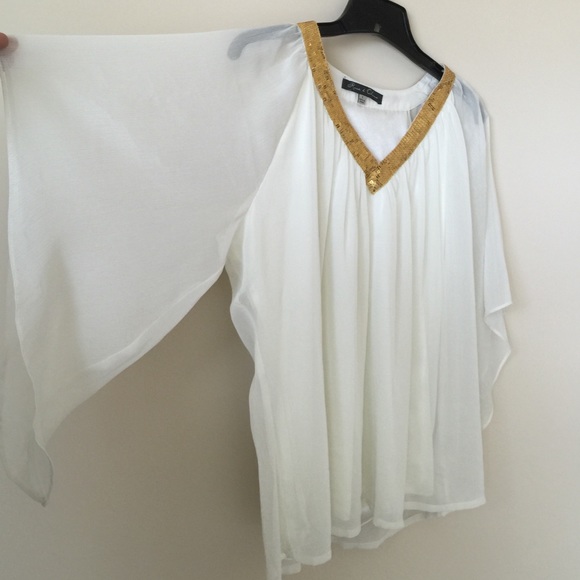 White blouse - Picture 2 of 4