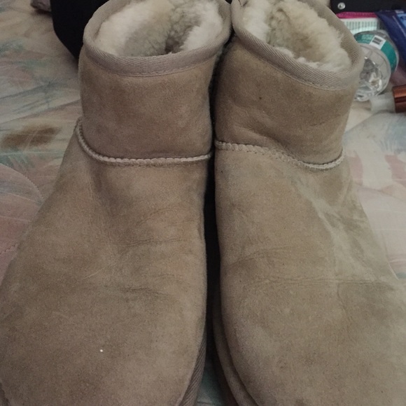 UGGS: beige