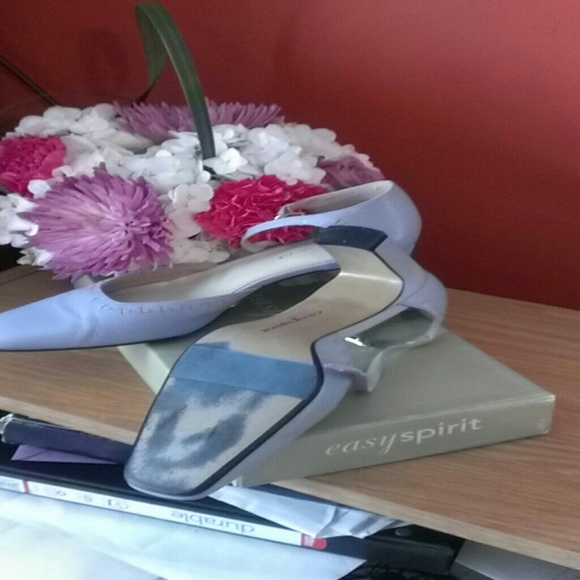 Shoes - Picture 3 of 4