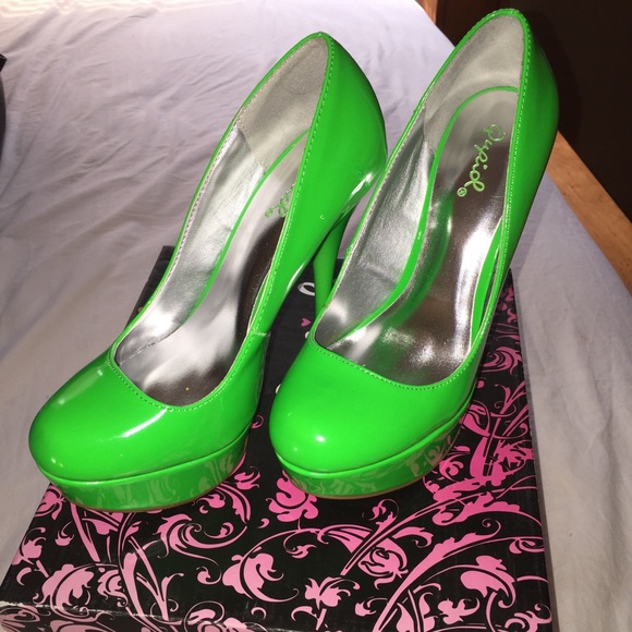 Qupid neon green heels
