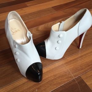 CLASSIC CHRISTIAN LOUBOUTIN HEELS
