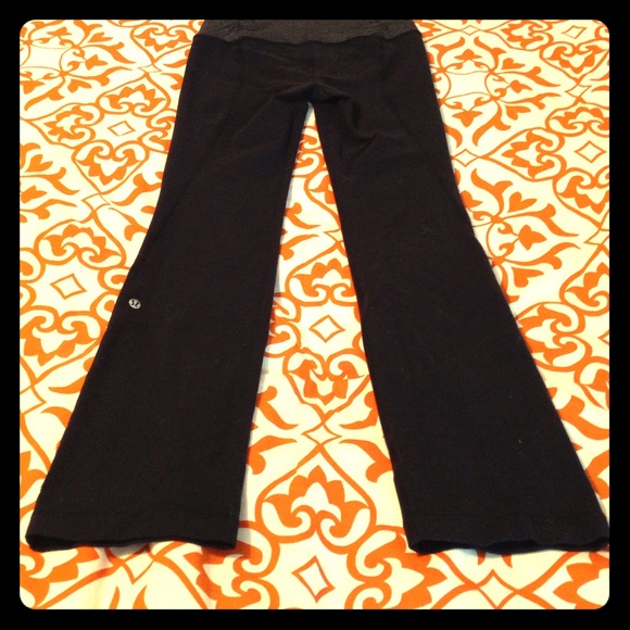 Lululemon groove pant black size 4 - Short