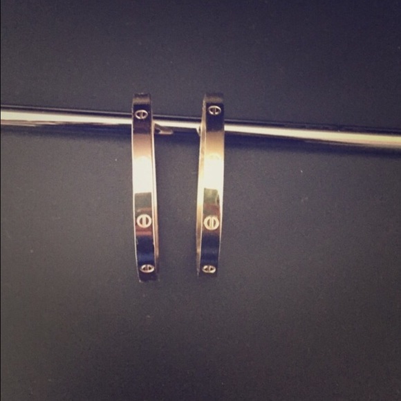 Love bracelet Gold one only