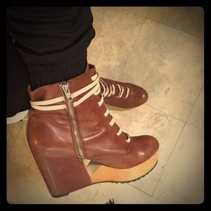 Deena and Ozzy wedge heel