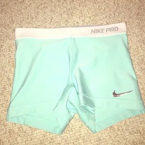 Rare NWOT tiffany blue nike pro shorts