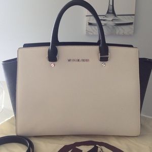 Michael kors black/white Selma satchel