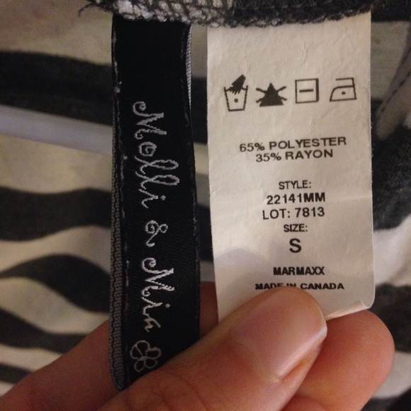 Gray and white striped sweater - Picture 3 of 4