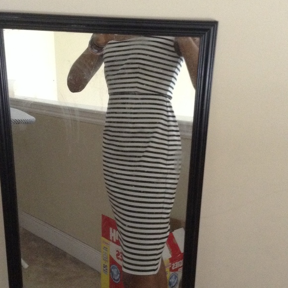 Dress - Picture 3 of 3