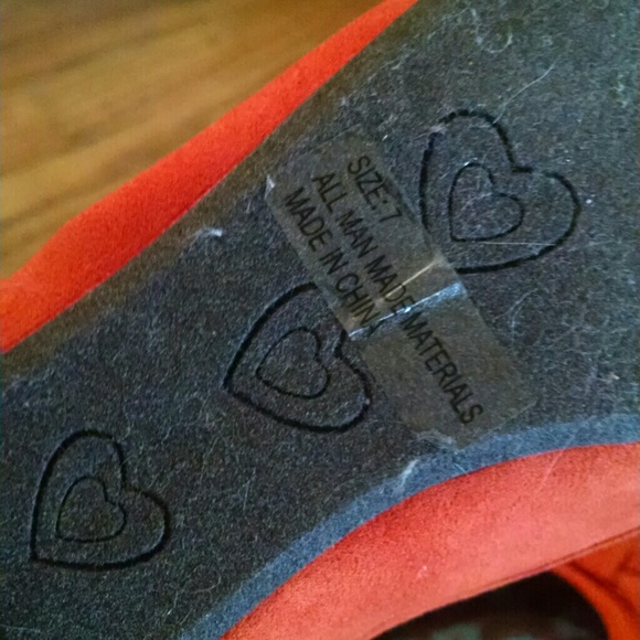 Orange/ bow tie flat - Picture 2 of 3