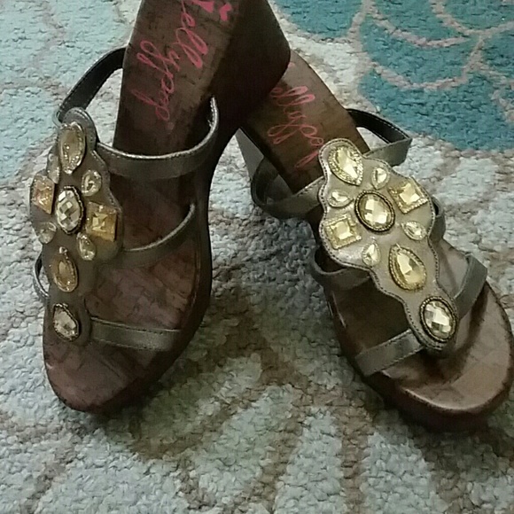 Wedge heels