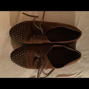 Brown suede oxfords!
