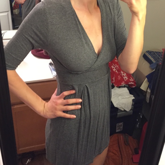 Elbow length sleeve dress, grey