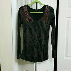 Shirt with copper details and beads
