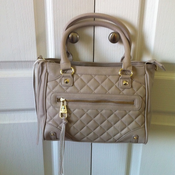 Perfect sized handbag/cross body! 😍
