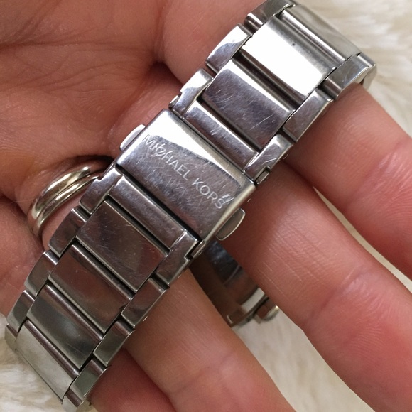 ⭐️SOLD⭐️Michael Kors Parker Silver Watch MK5353 - Picture 4 of 4